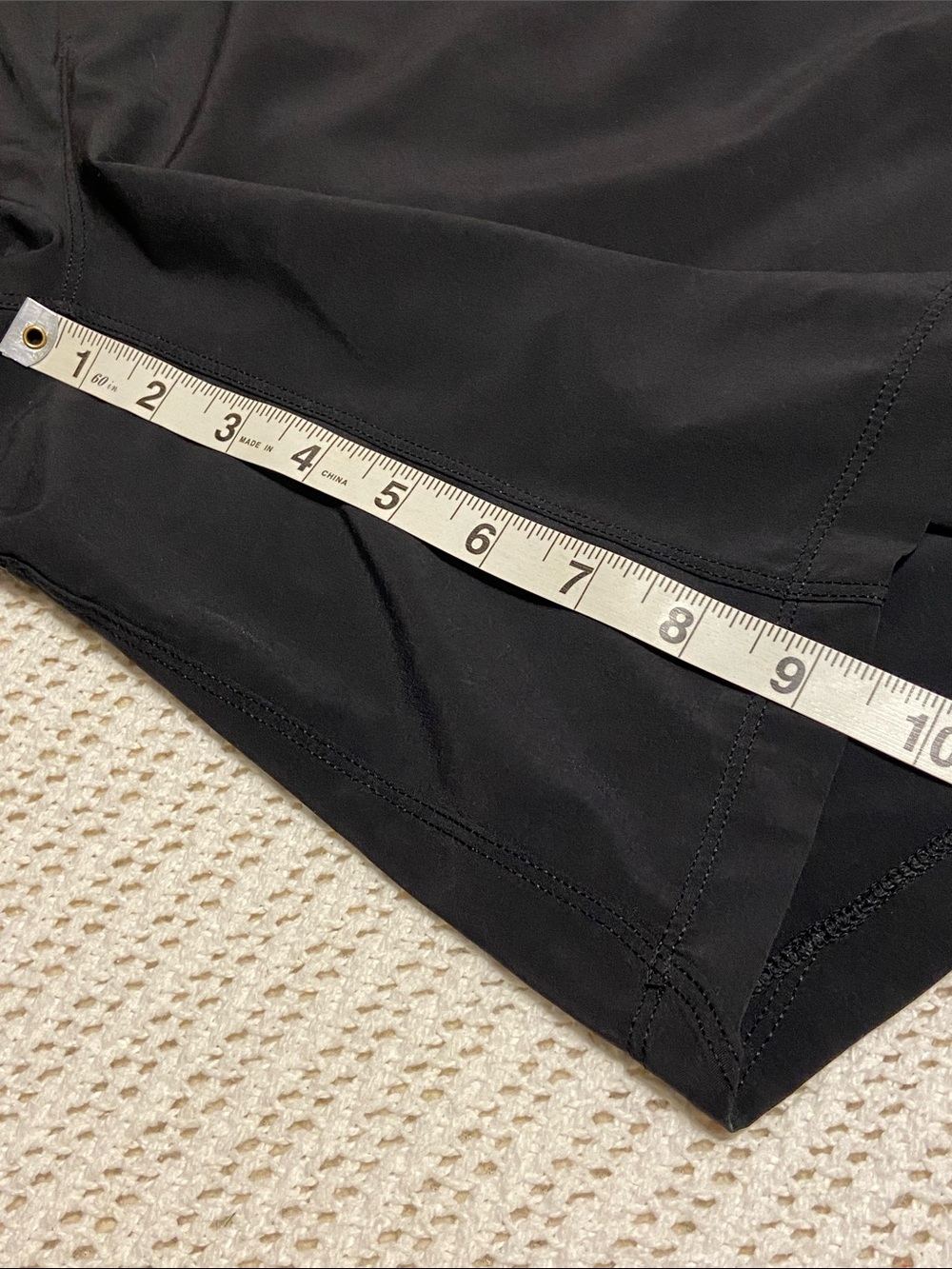 Lululemon Activewear Black No liner Gym Athletic Shorts Size Large - Picture 8 of 9